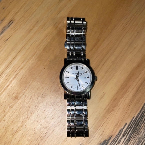 Burberry women’s watch - Picture 1 of 9